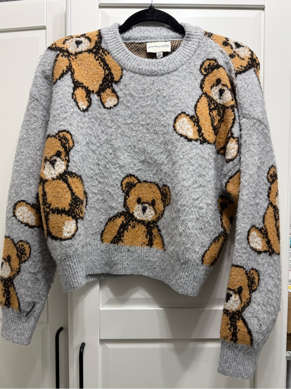 Freshman Gray Crewneck Sweater with Tan Teddy Bear Jacquard